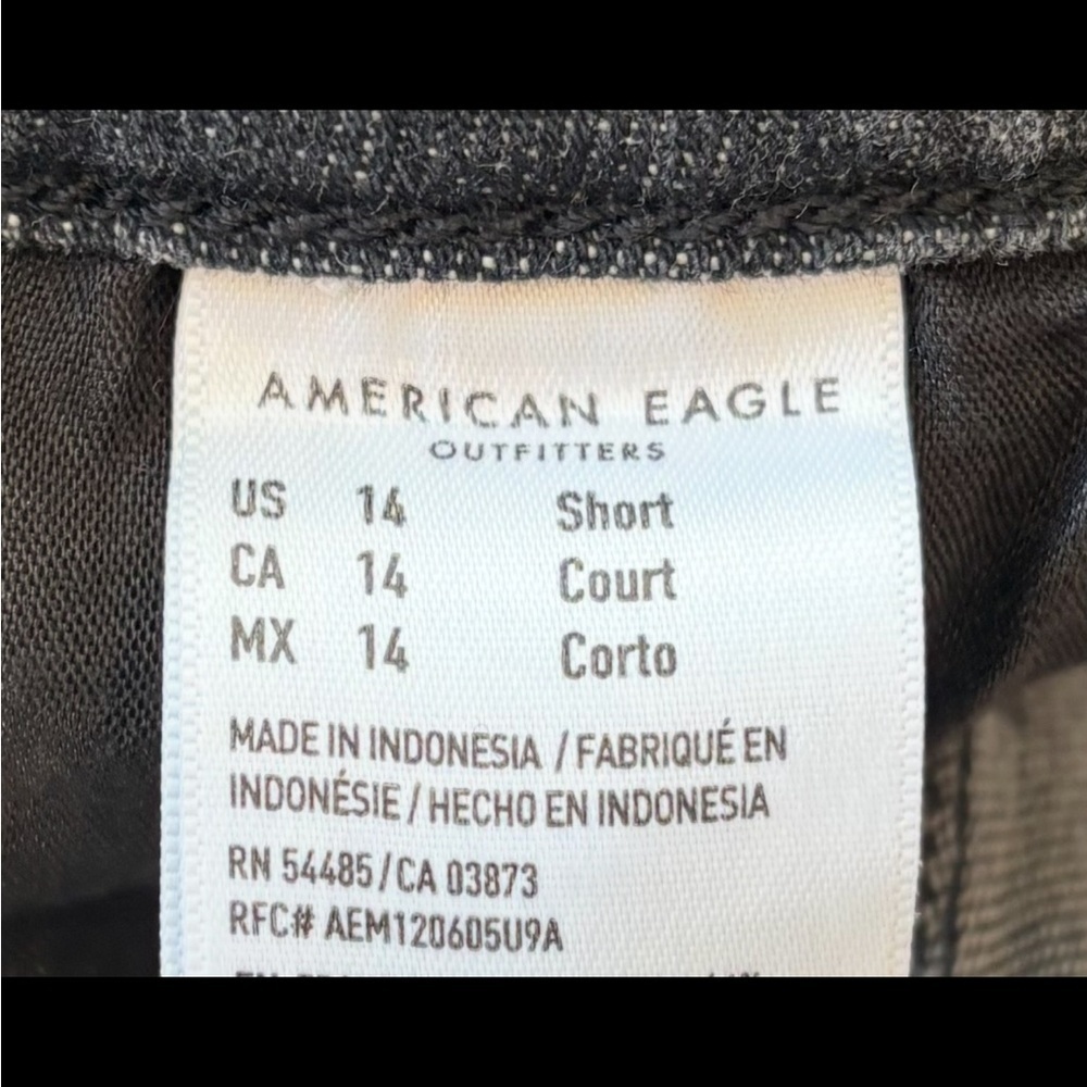 American Eagle Outfitters Women’s Strigid Black Jeans - Picture 3 of 8